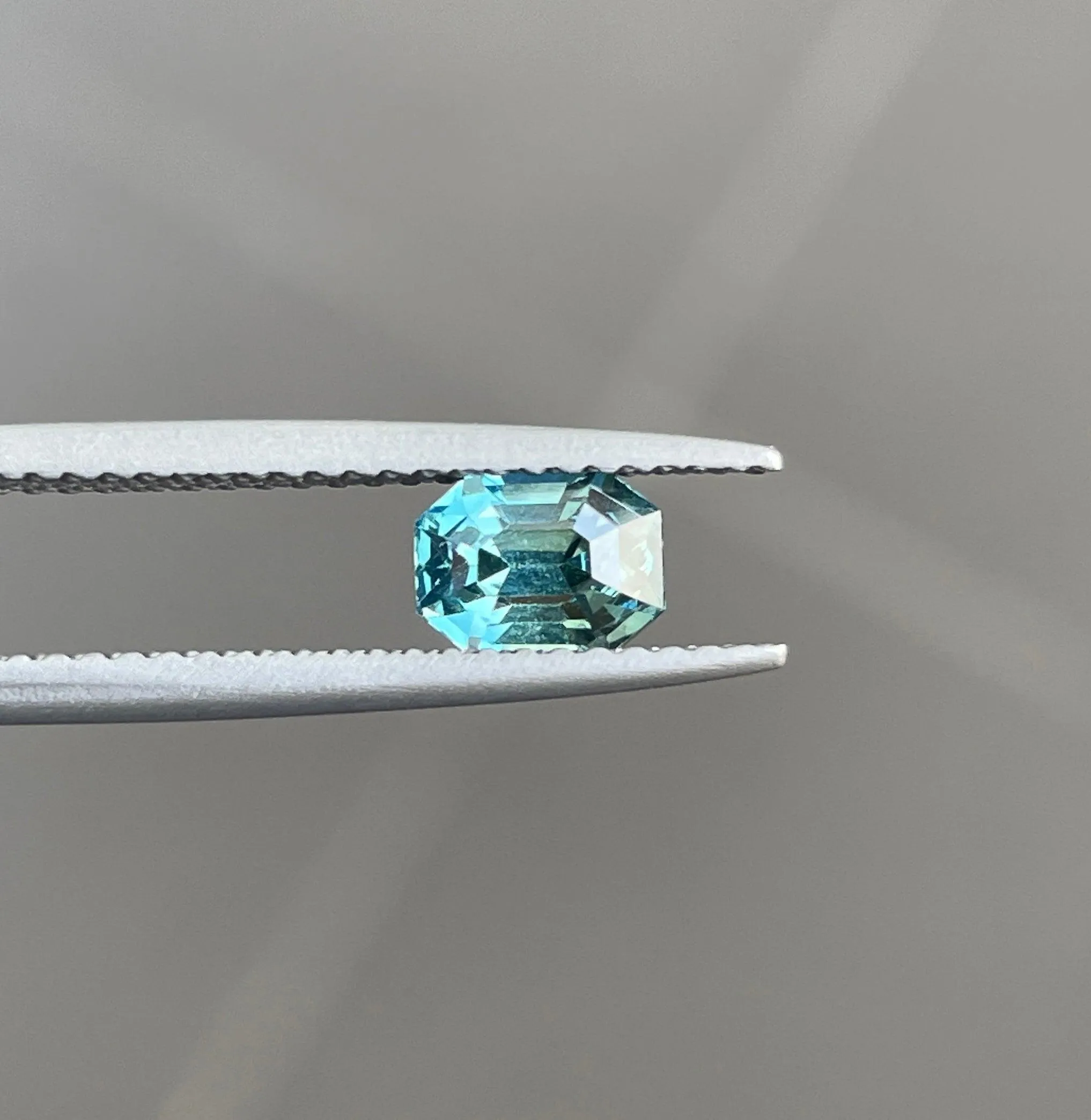 0.93 crt Teal Sapphire/ / Green sapphire/ bi colour Sapphire/ parti sapphire/ Engagement Ring/ Montana sapphire/ Australian sapphire