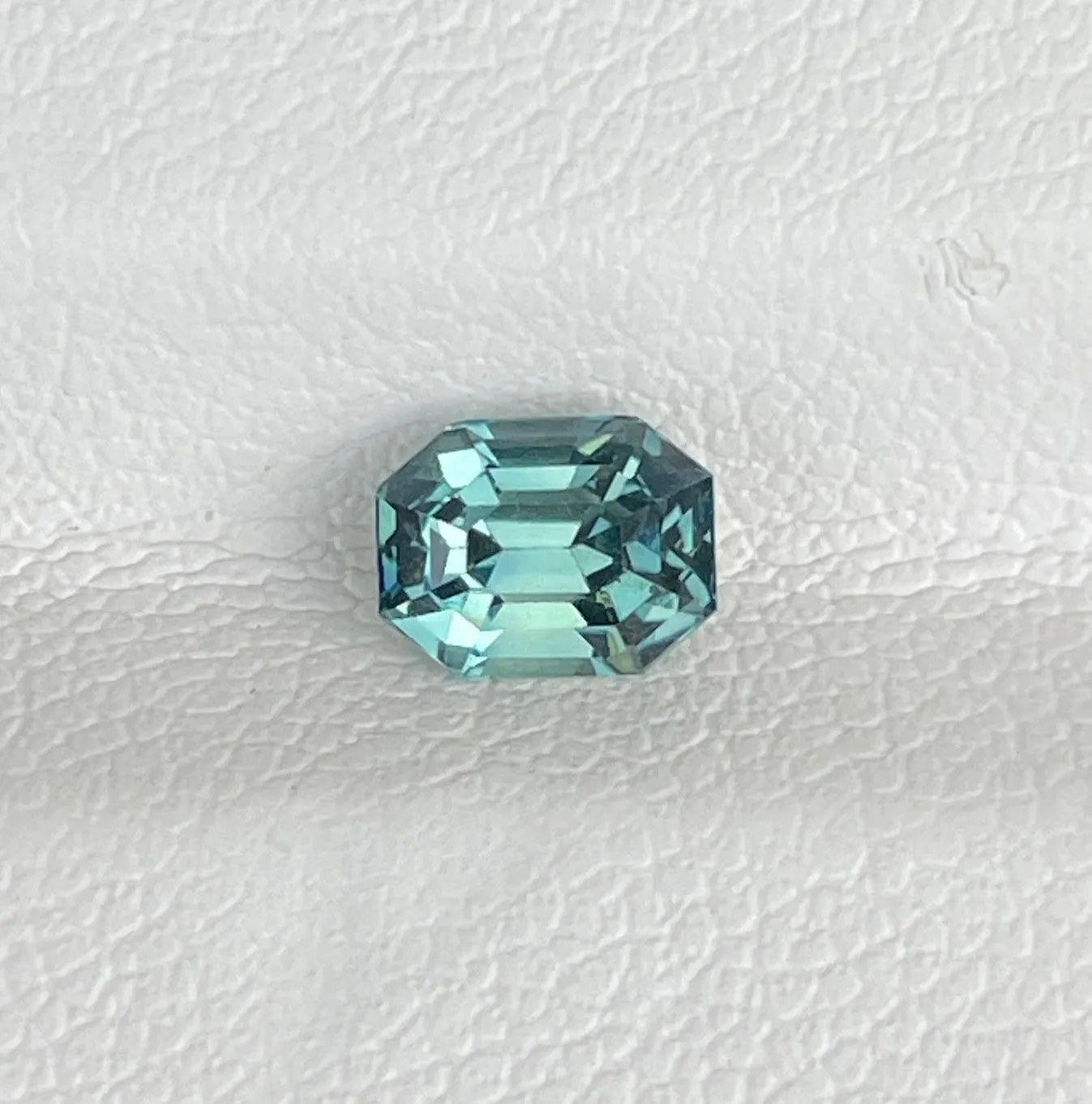 0.93 crt Teal Sapphire/ / Green sapphire/ bi colour Sapphire/ parti sapphire/ Engagement Ring/ Montana sapphire/ Australian sapphire