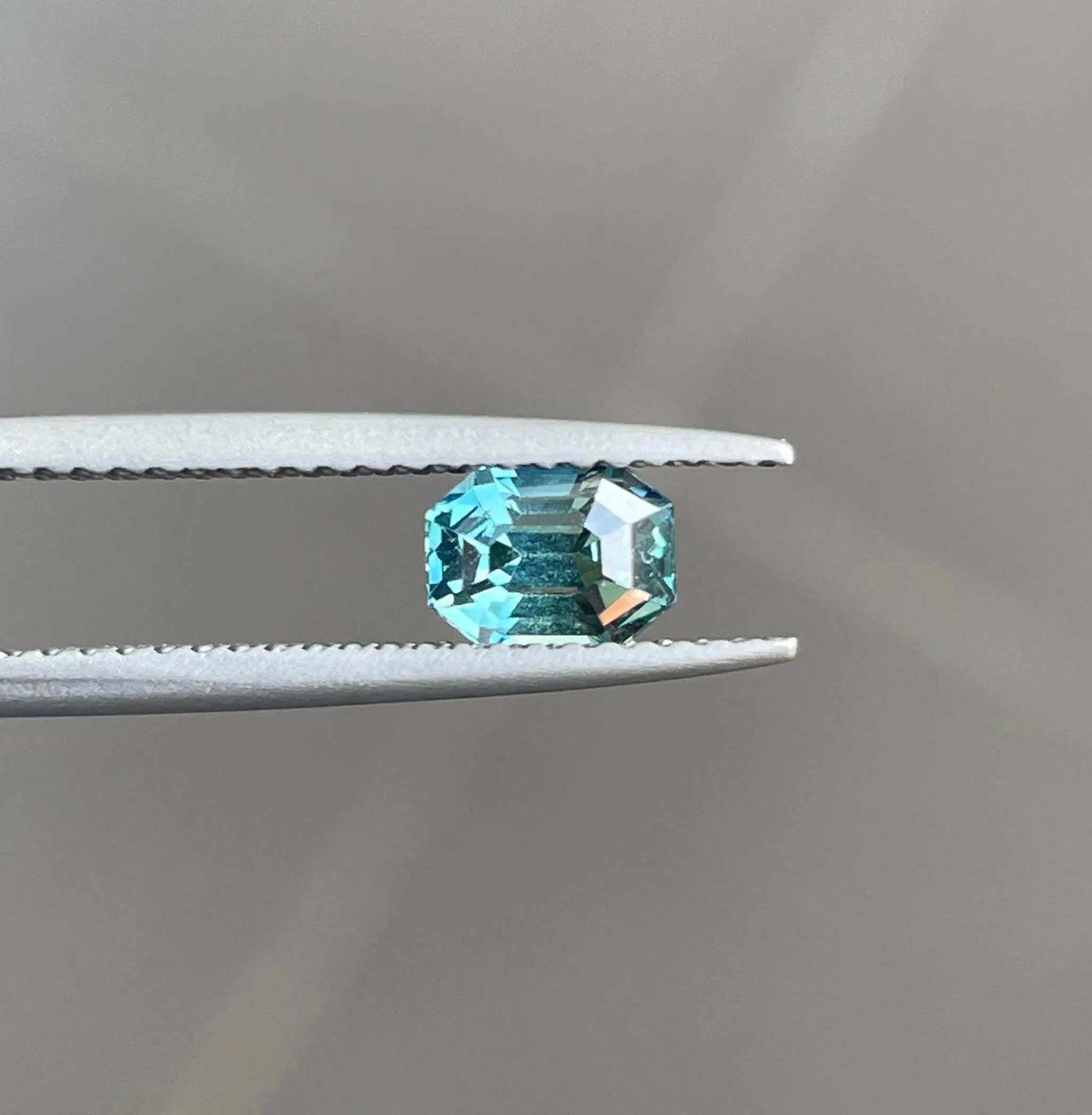 0.93 crt Teal Sapphire/ / Green sapphire/ bi colour Sapphire/ parti sapphire/ Engagement Ring/ Montana sapphire/ Australian sapphire