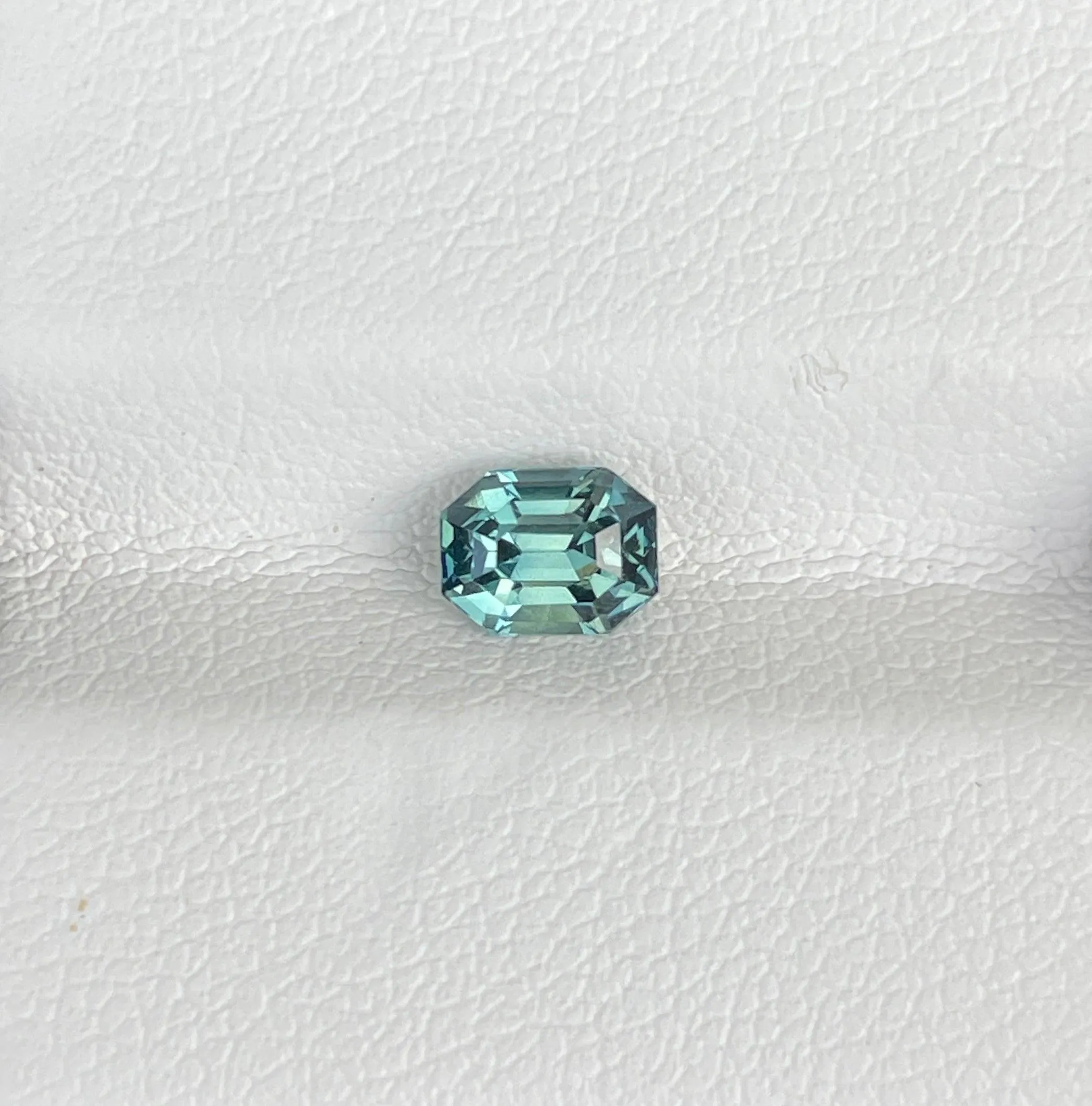 0.93 crt Teal Sapphire/ / Green sapphire/ bi colour Sapphire/ parti sapphire/ Engagement Ring/ Montana sapphire/ Australian sapphire