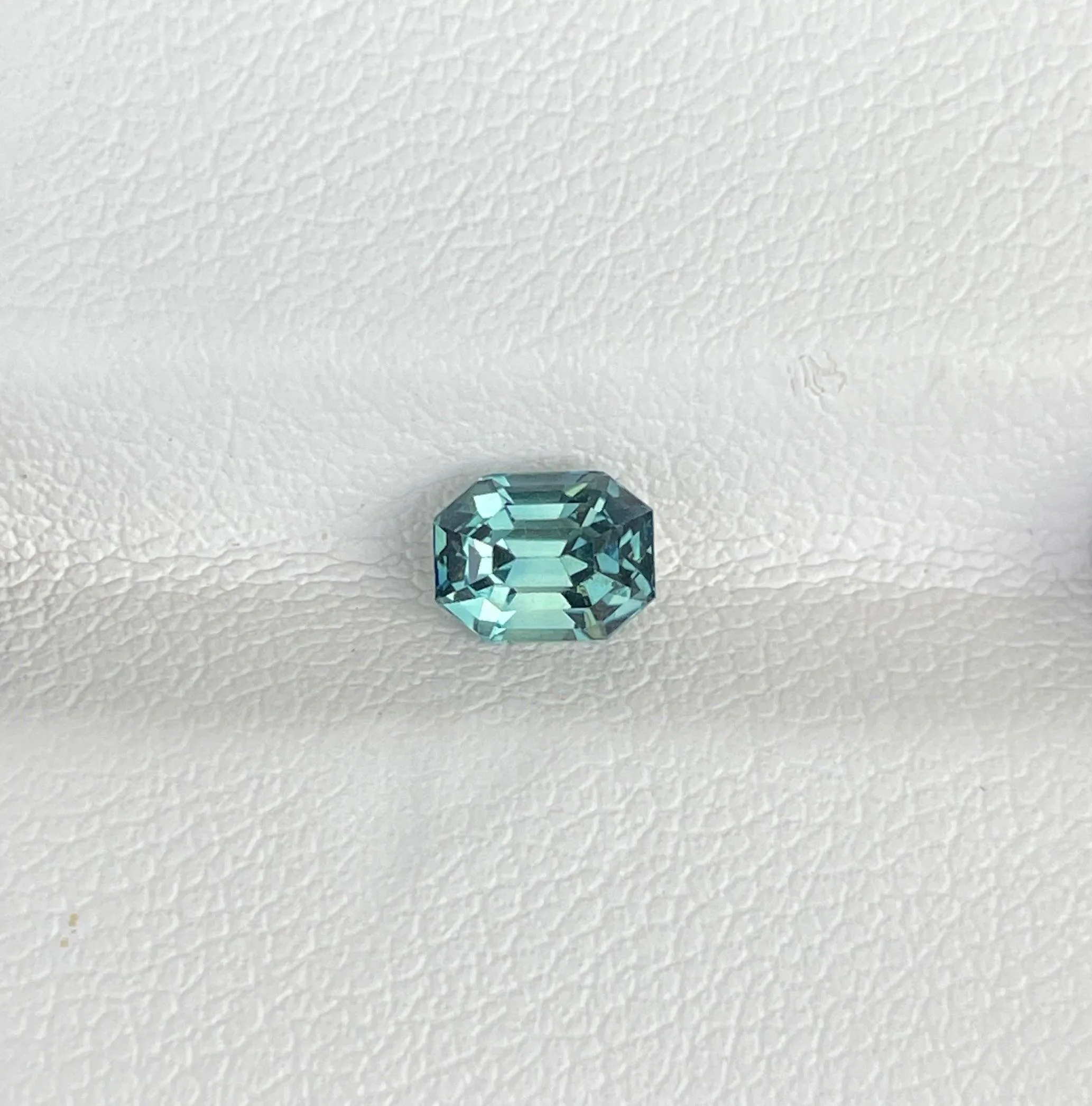 0.93 crt Teal Sapphire/ / Green sapphire/ bi colour Sapphire/ parti sapphire/ Engagement Ring/ Montana sapphire/ Australian sapphire