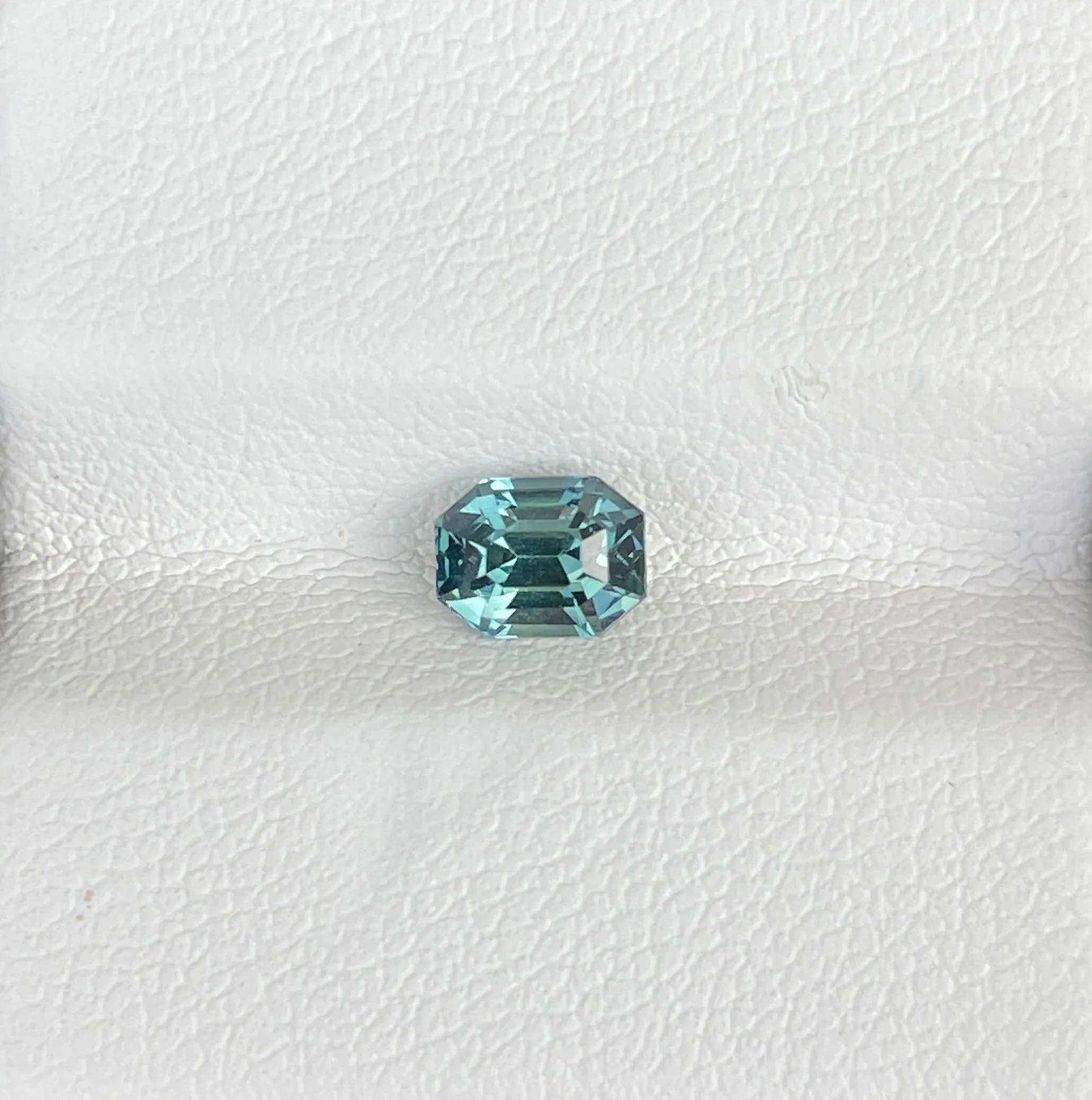 0.93 crt Teal Sapphire/ / Green sapphire/ bi colour Sapphire/ parti sapphire/ Engagement Ring/ Montana sapphire/ Australian sapphire