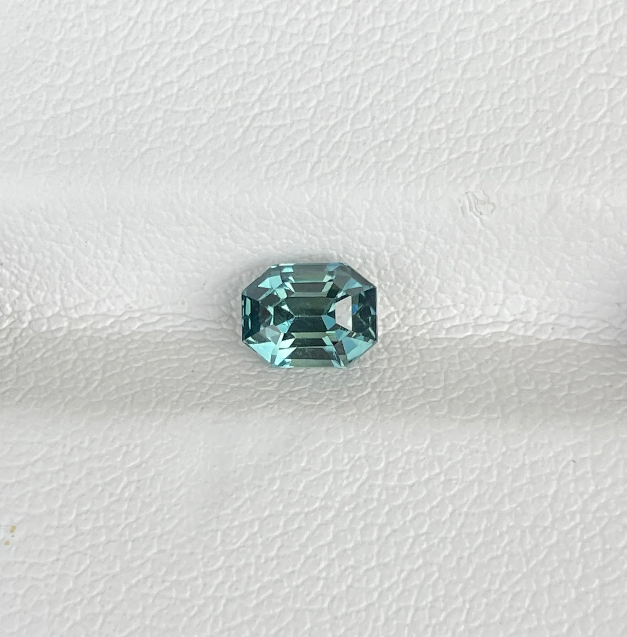 0.93 crt Teal Sapphire/ / Green sapphire/ bi colour Sapphire/ parti sapphire/ Engagement Ring/ Montana sapphire/ Australian sapphire