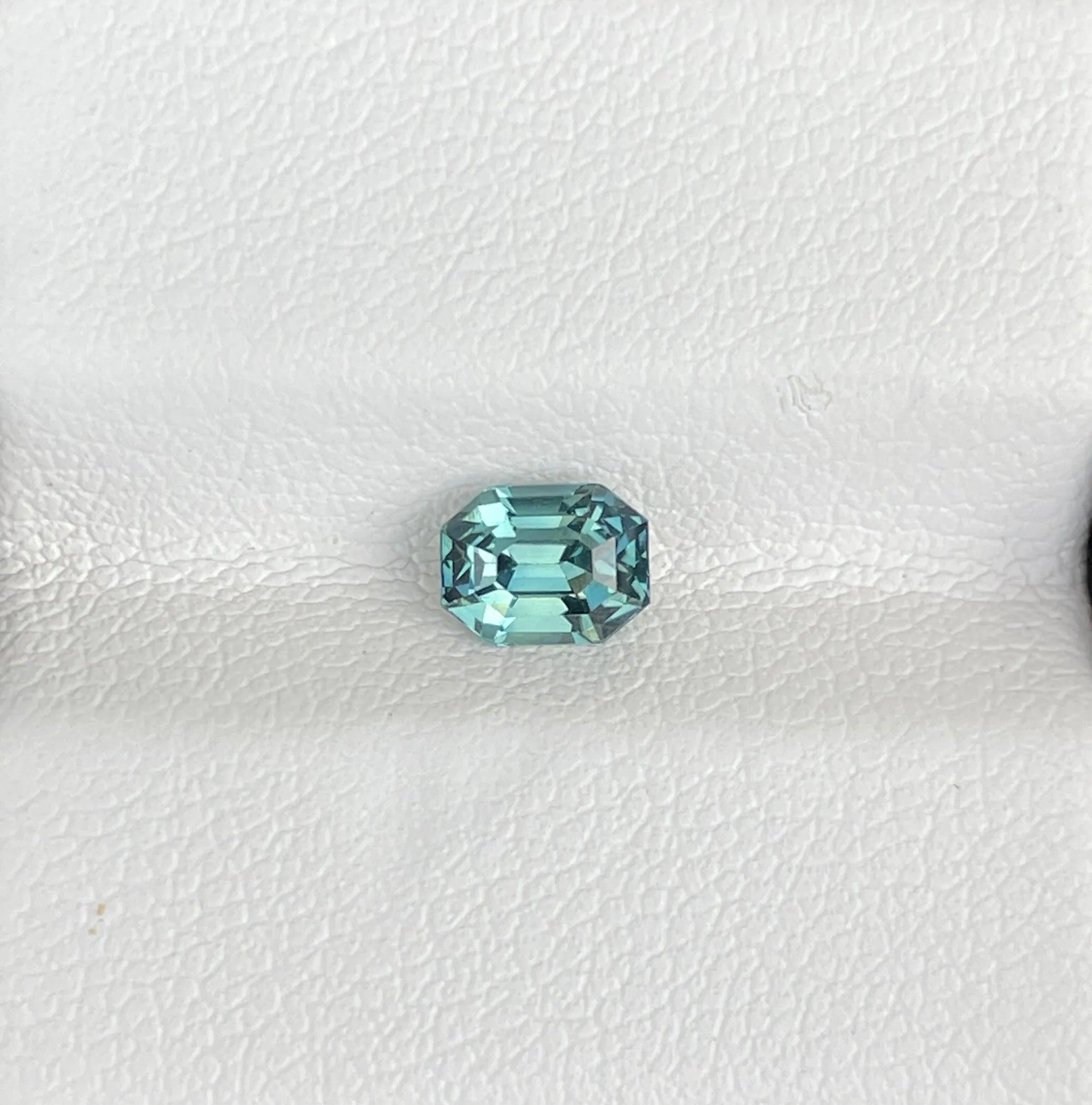 0.93 crt Teal Sapphire/ / Green sapphire/ bi colour Sapphire/ parti sapphire/ Engagement Ring/ Montana sapphire/ Australian sapphire