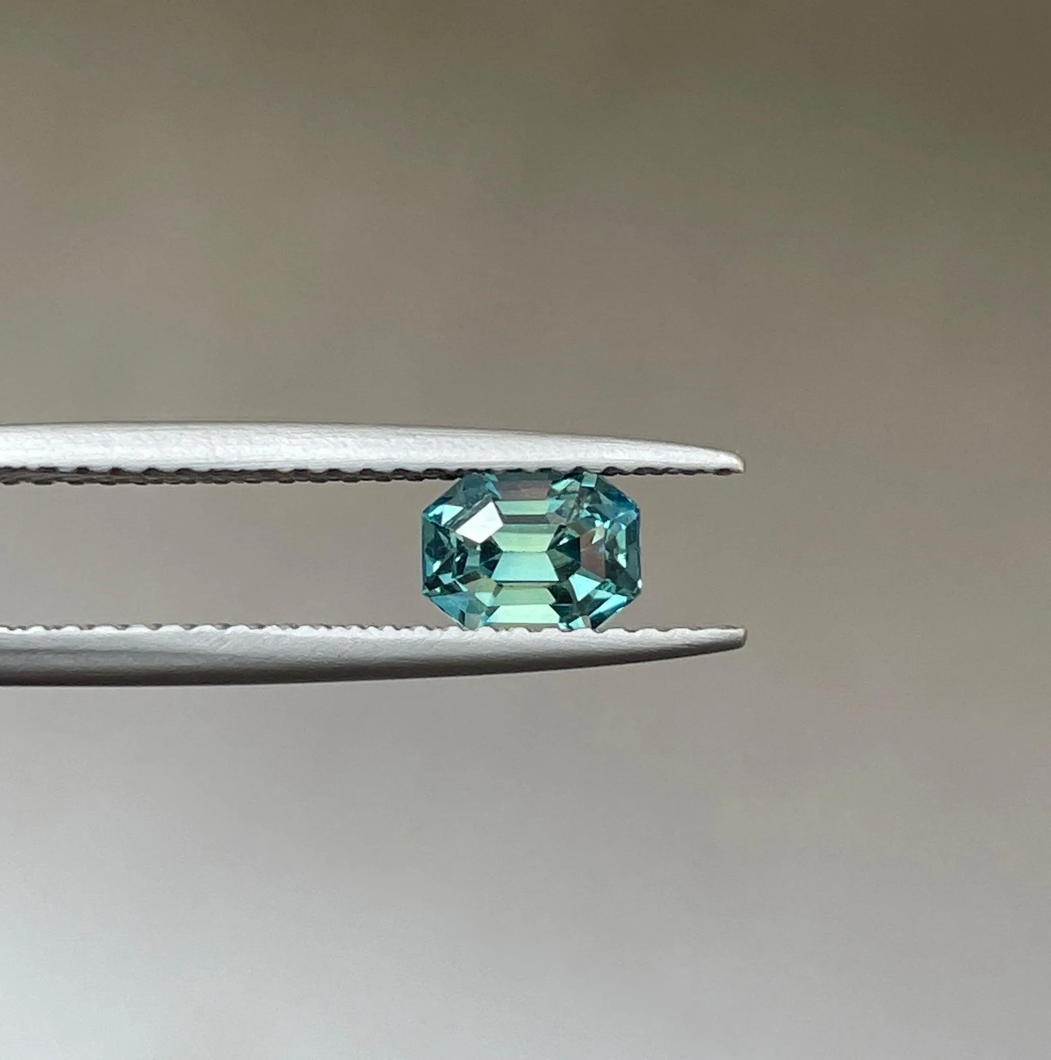 0.93 crt Teal Sapphire/ / Green sapphire/ bi colour Sapphire/ parti sapphire/ Engagement Ring/ Montana sapphire/ Australian sapphire