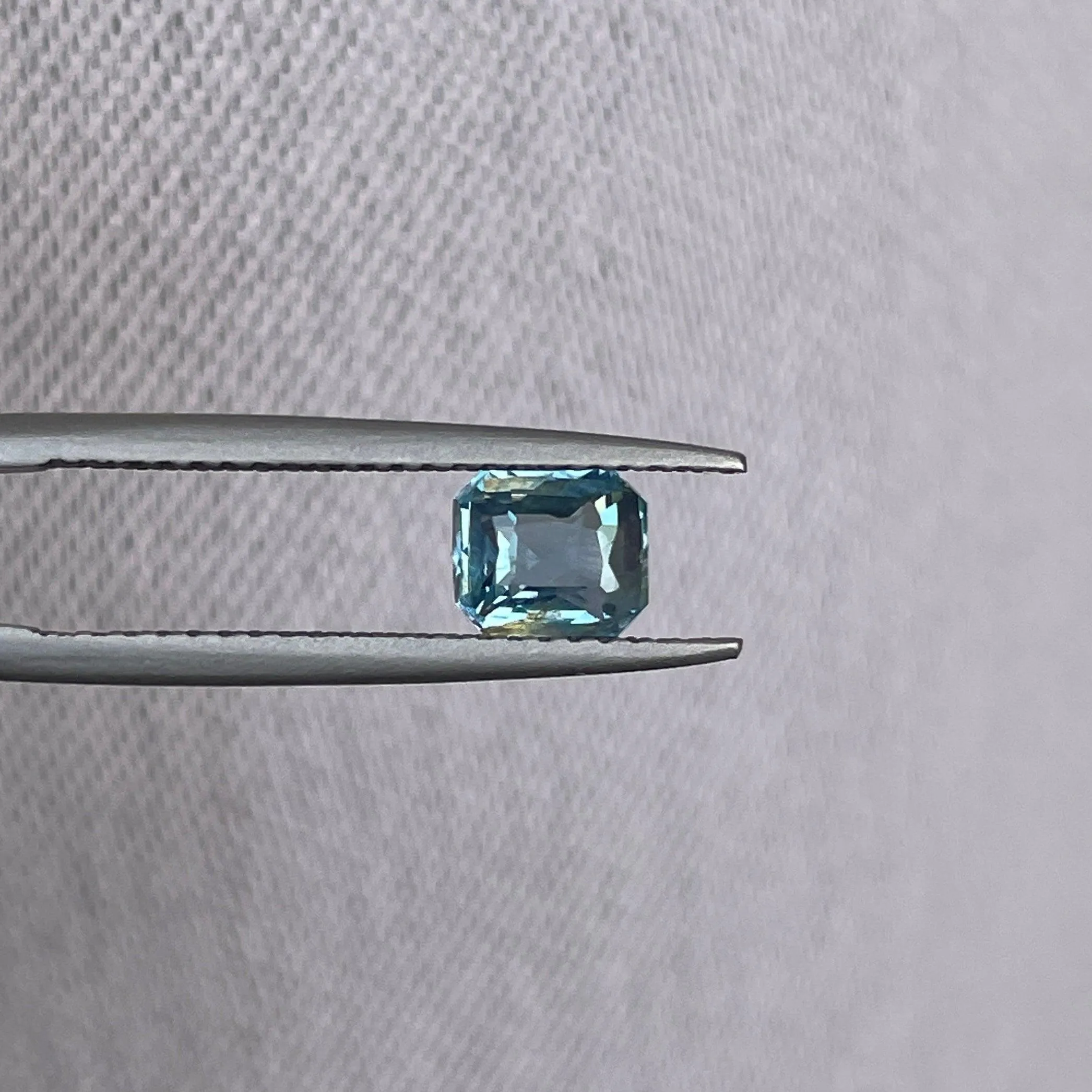 1.02 ct Certified Natural Green Sapphire