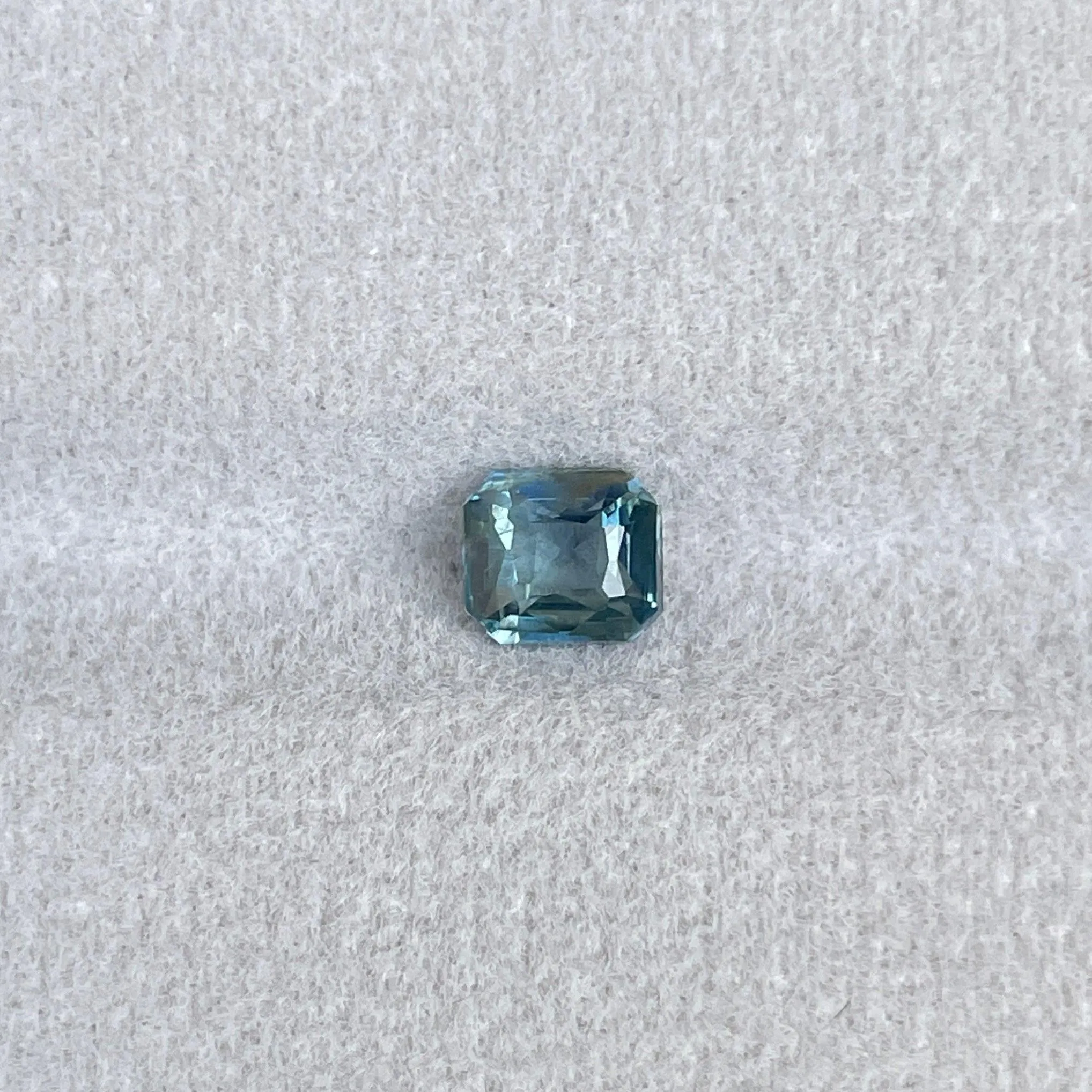 1.02 ct Certified Natural Green Sapphire