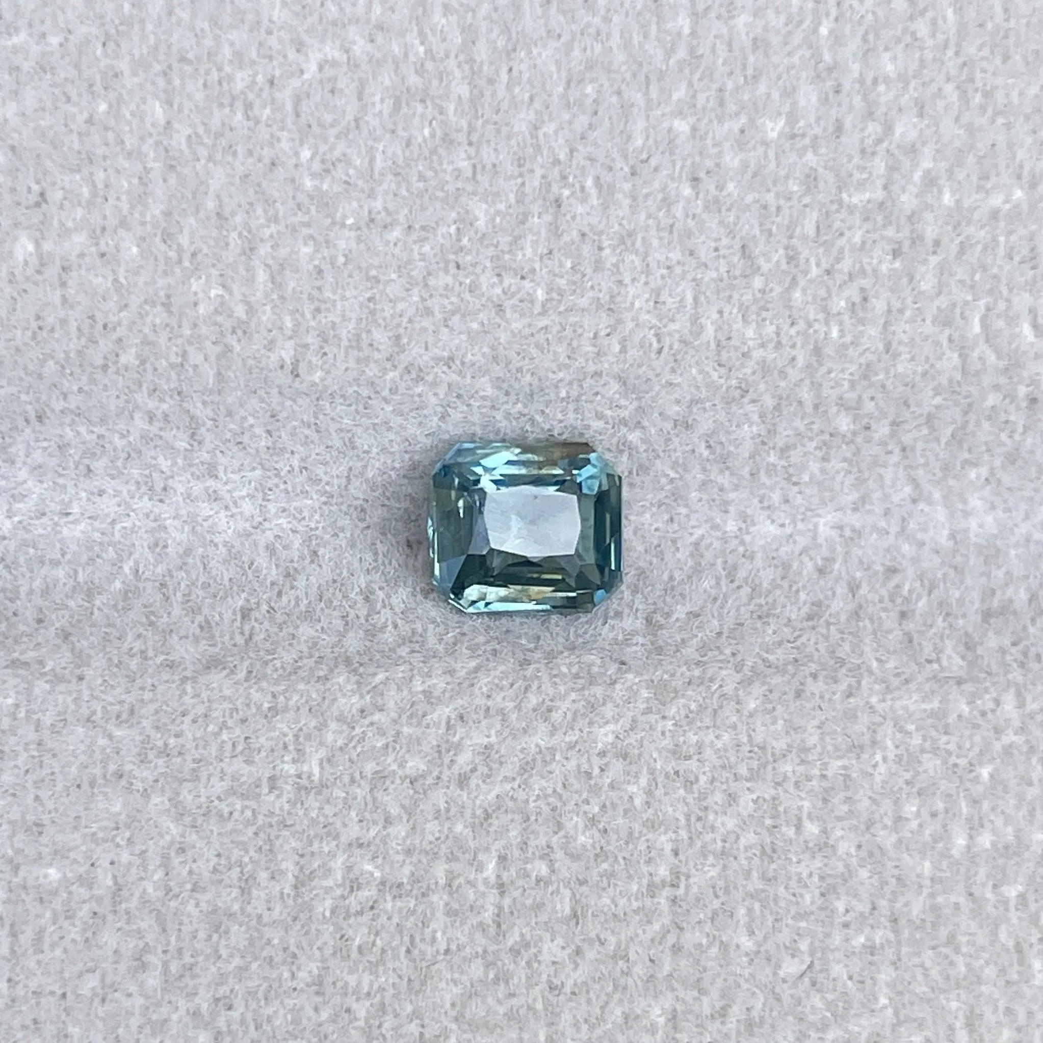 1.02 ct Certified Natural Green Sapphire