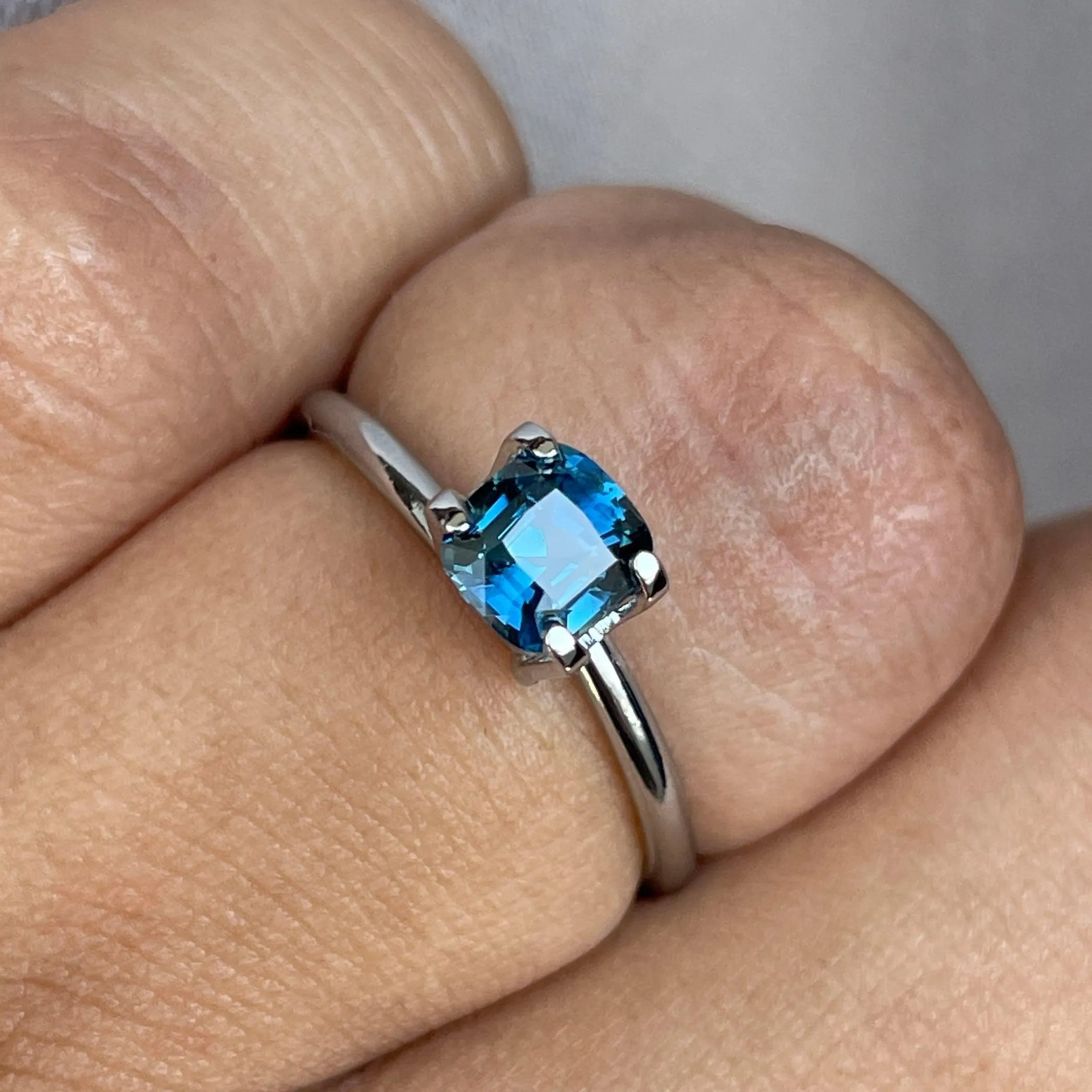 1.02 ct natural Teal Sapphire is well cut to bring out the best colour and lustre, make a custom designed unique ring with this sapphire