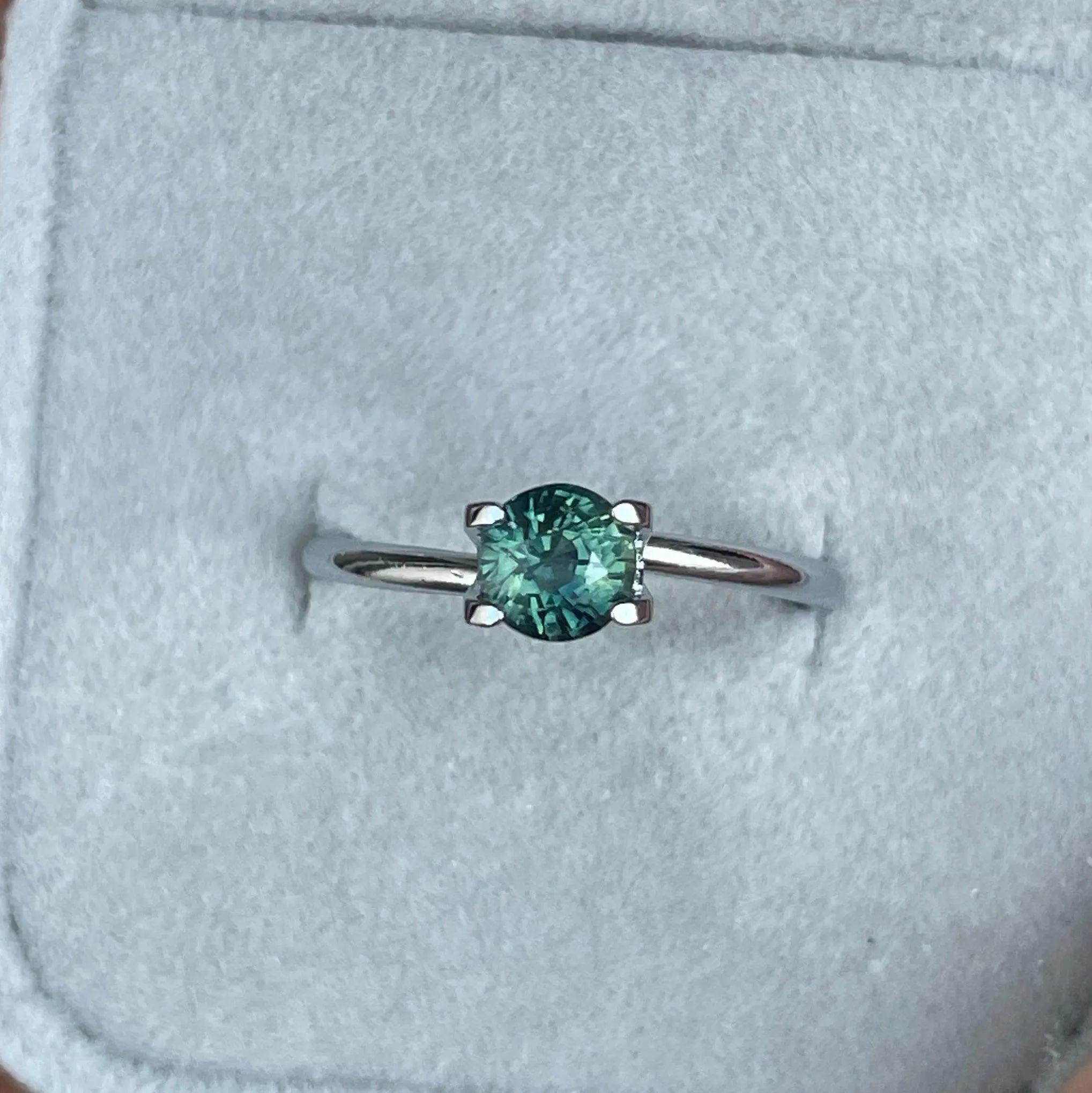 1.05 Crt Deep Teal-Green Sapphire (Heated)