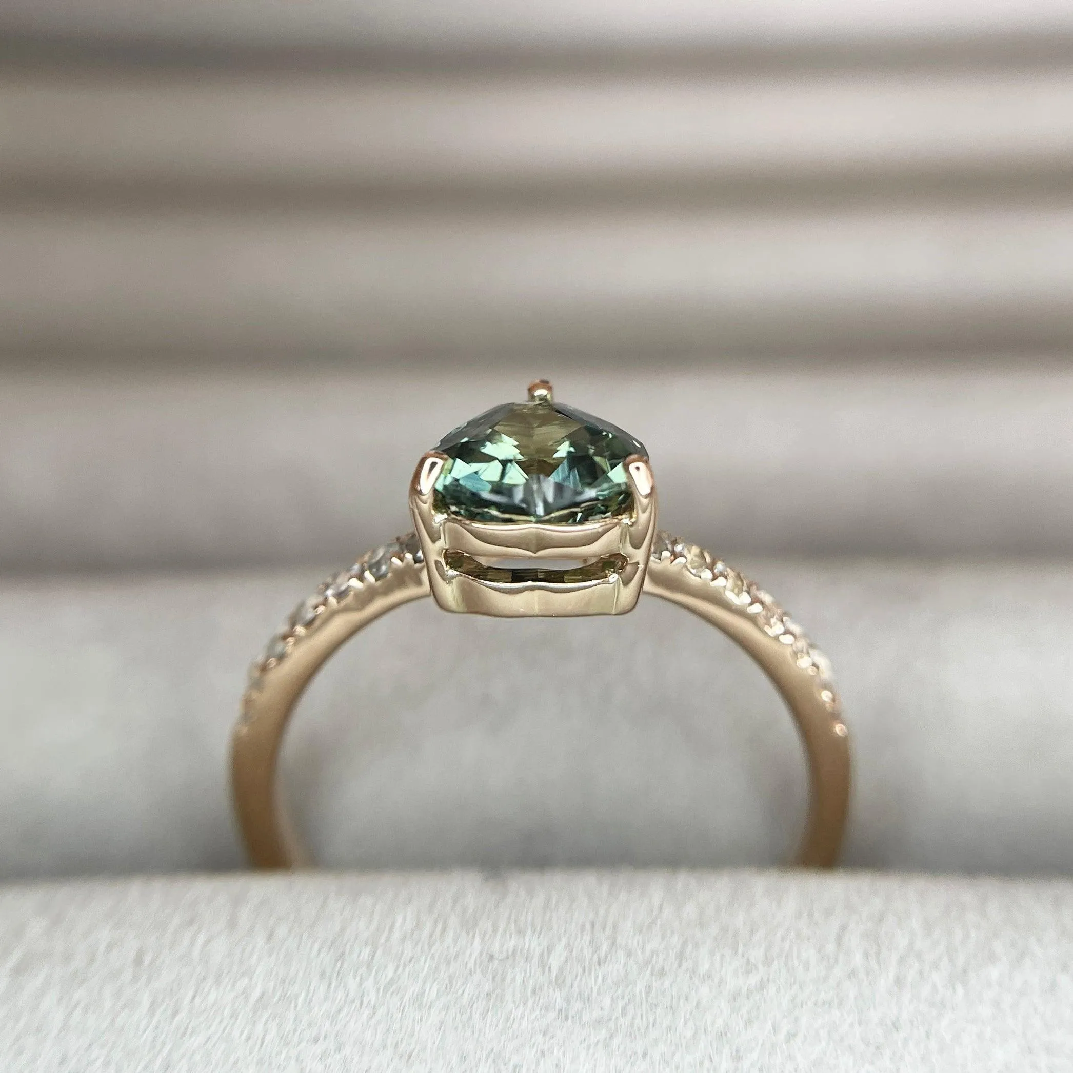 18k/ Teal Sapphire ring/ Green sapphire ring/ blue green sapphire ring