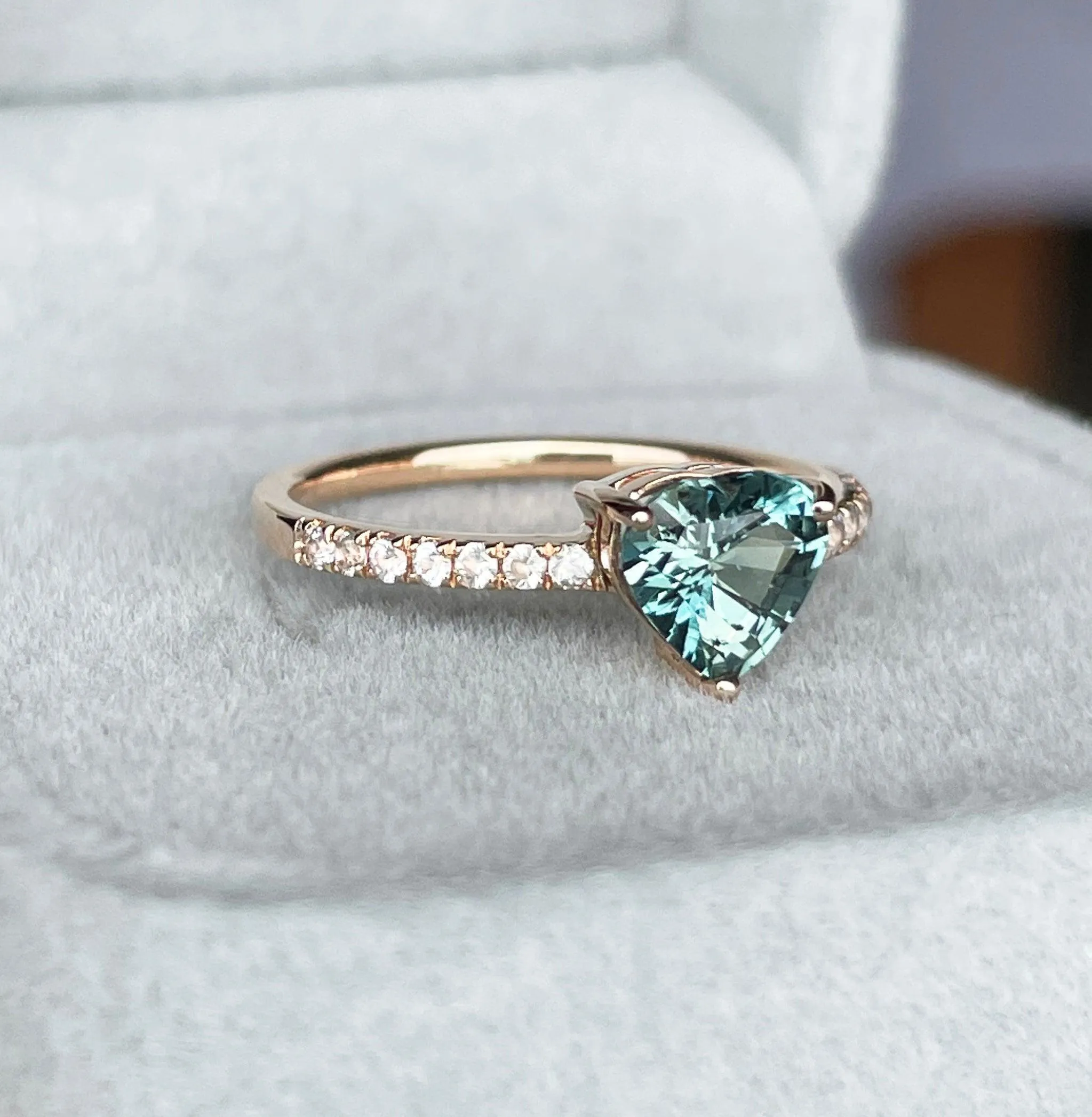 18k/ Teal Sapphire ring/ Green sapphire ring/ blue green sapphire ring