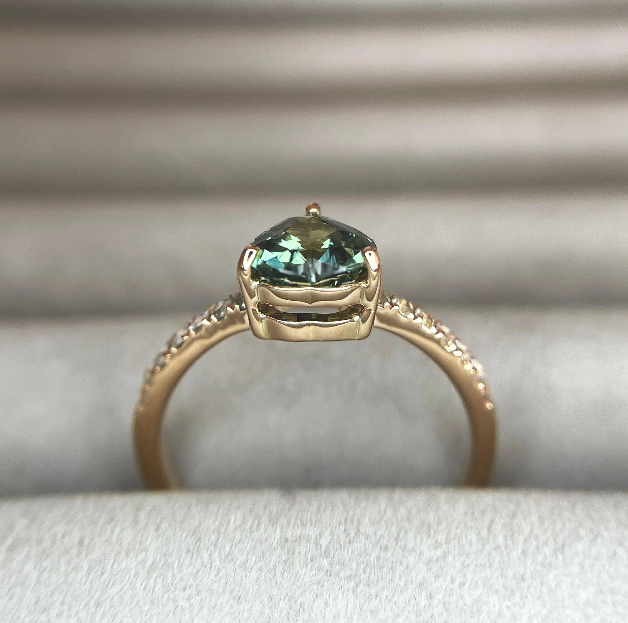 18k/ Teal Sapphire ring/ Green sapphire ring/ blue green sapphire ring