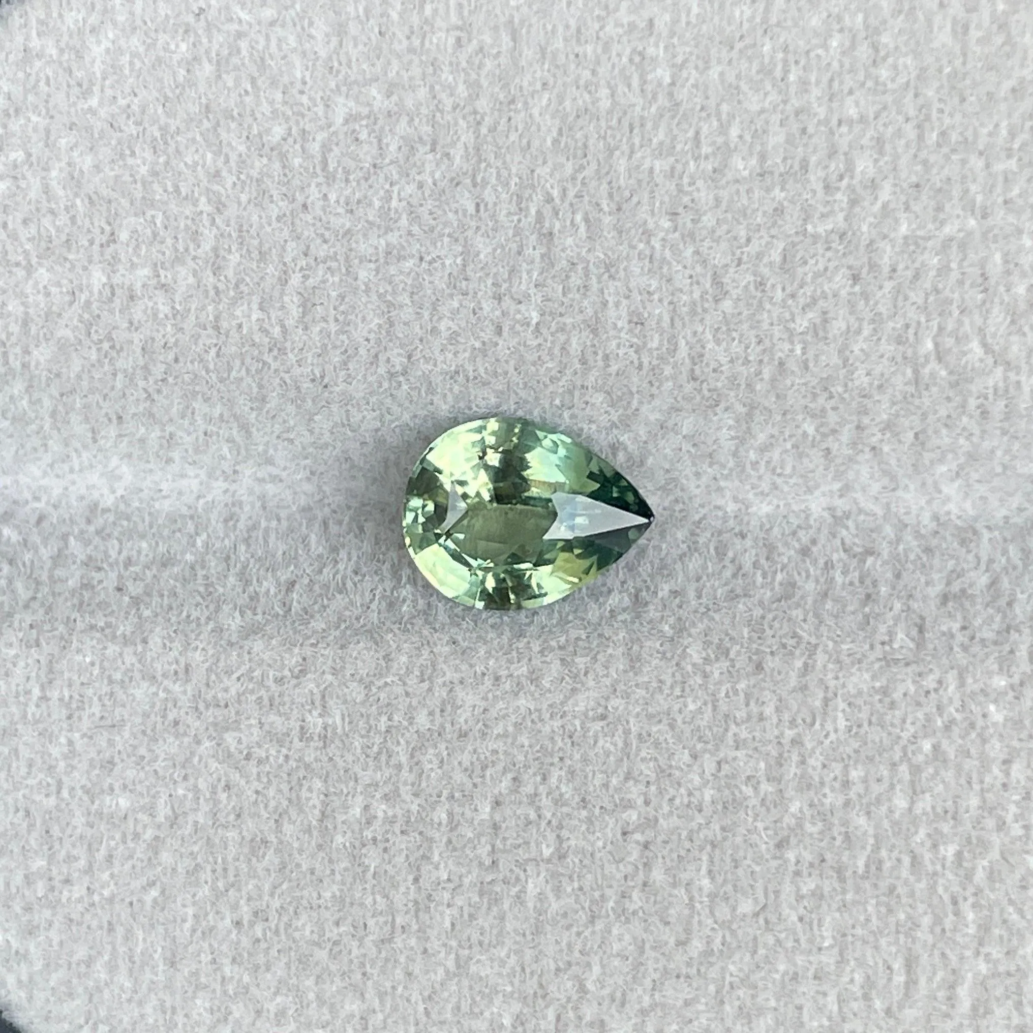 bi coloured parti sapphire 1.51 crt ocean Green Sapphire, mint colored gemstones, dark green stone jewelry