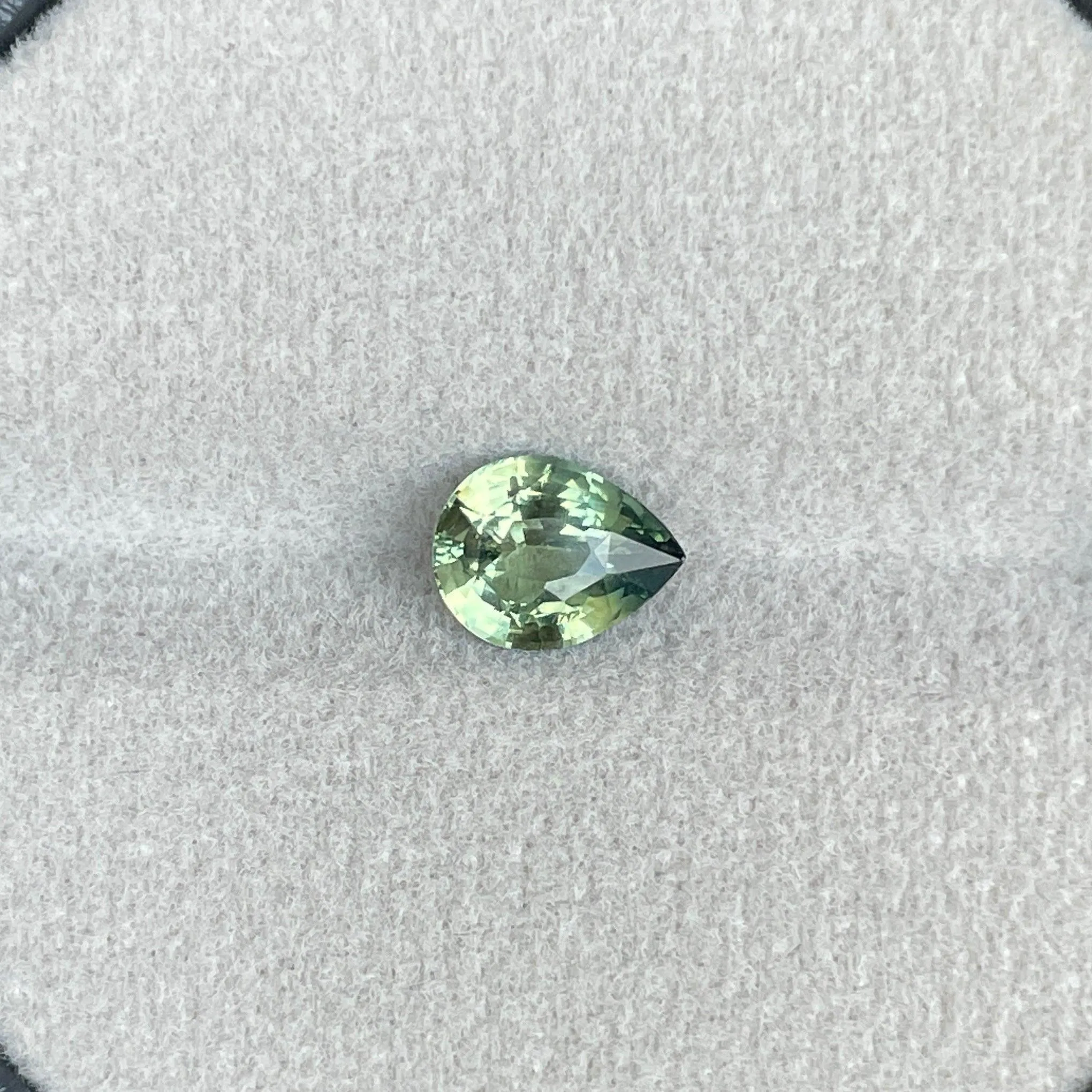 bi coloured parti sapphire 1.51 crt ocean Green Sapphire, mint colored gemstones, dark green stone jewelry