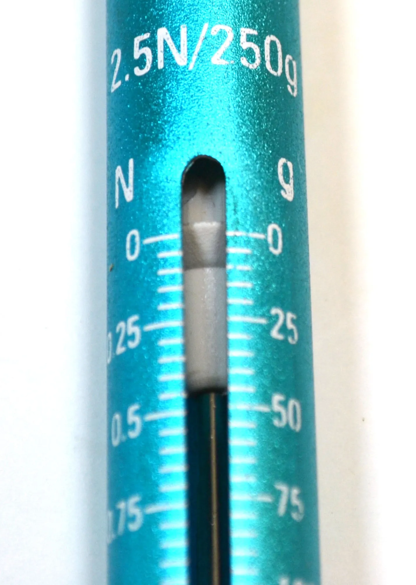Eisco Labs 250gm/2.5N Dynamometer; High Resolution