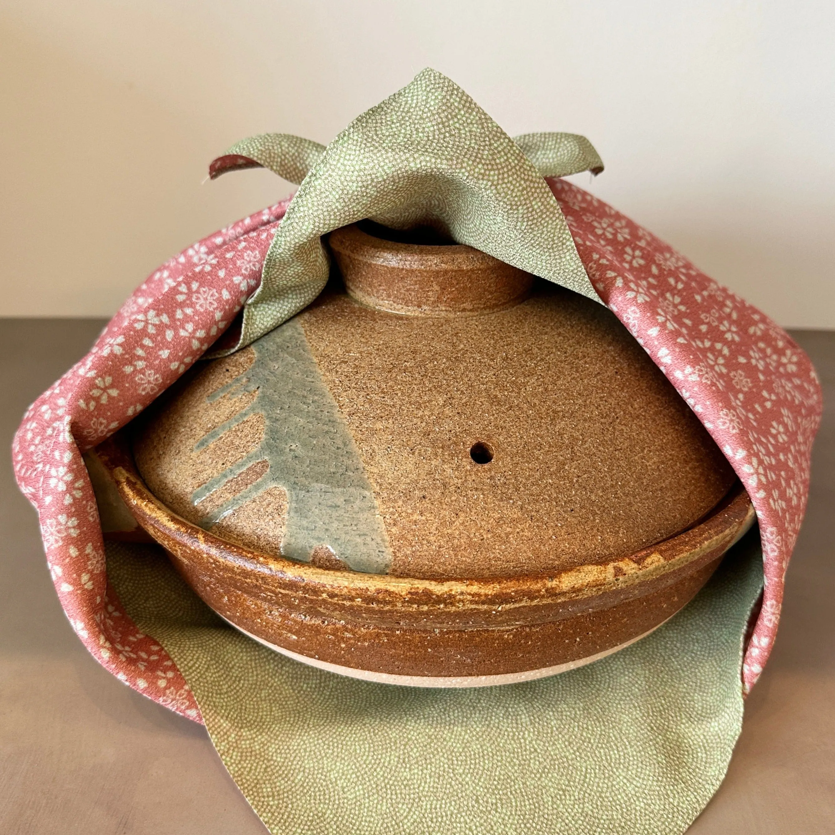 Furoshiki Amunzen Reversible 70 (Light-Green Sharkskin / Pink Sakura)