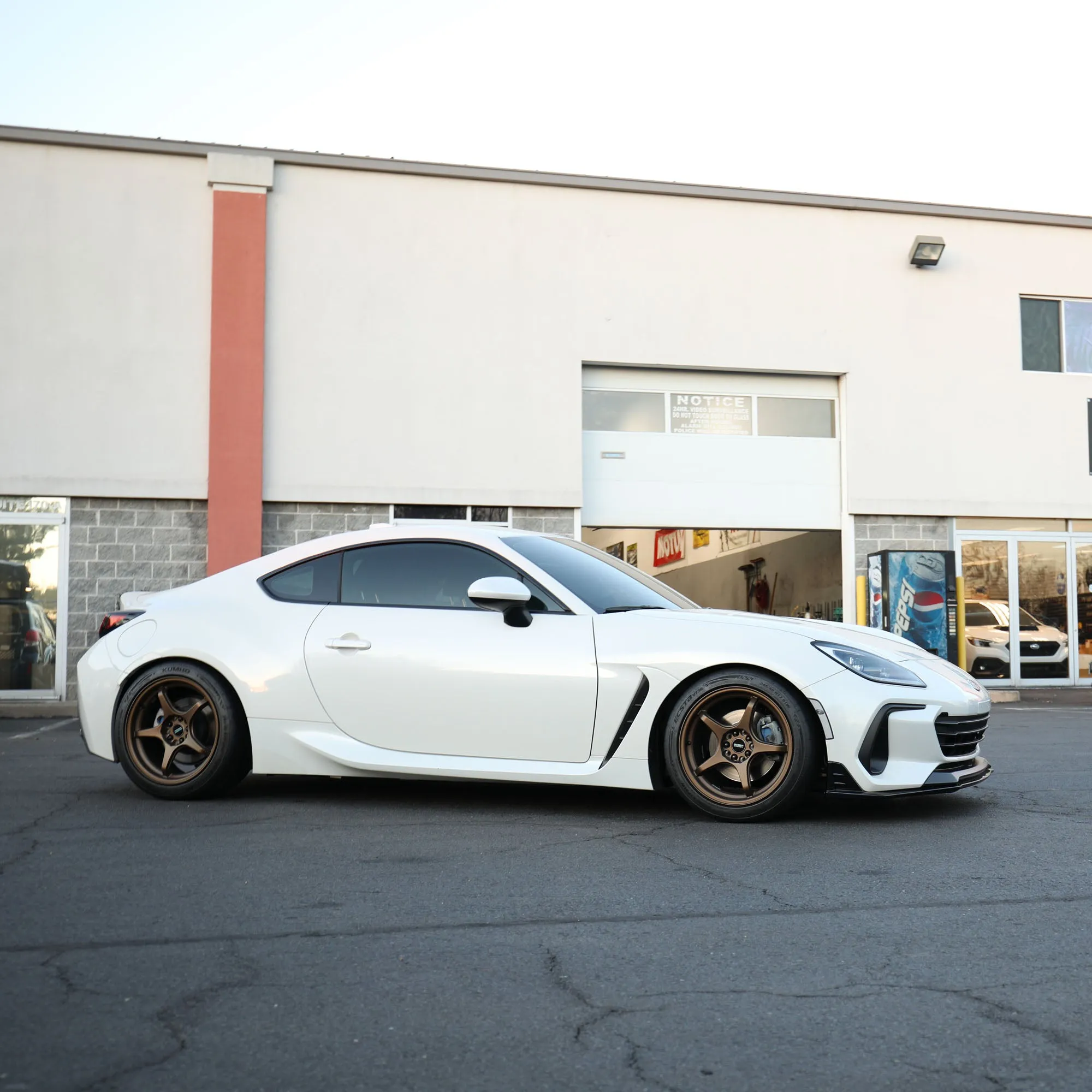 Mach V Awesome Wheel 17x9"