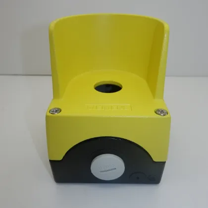 Siemens IP69 1 Hole Pushbutton Enclosure 3SU18510AA000AC2