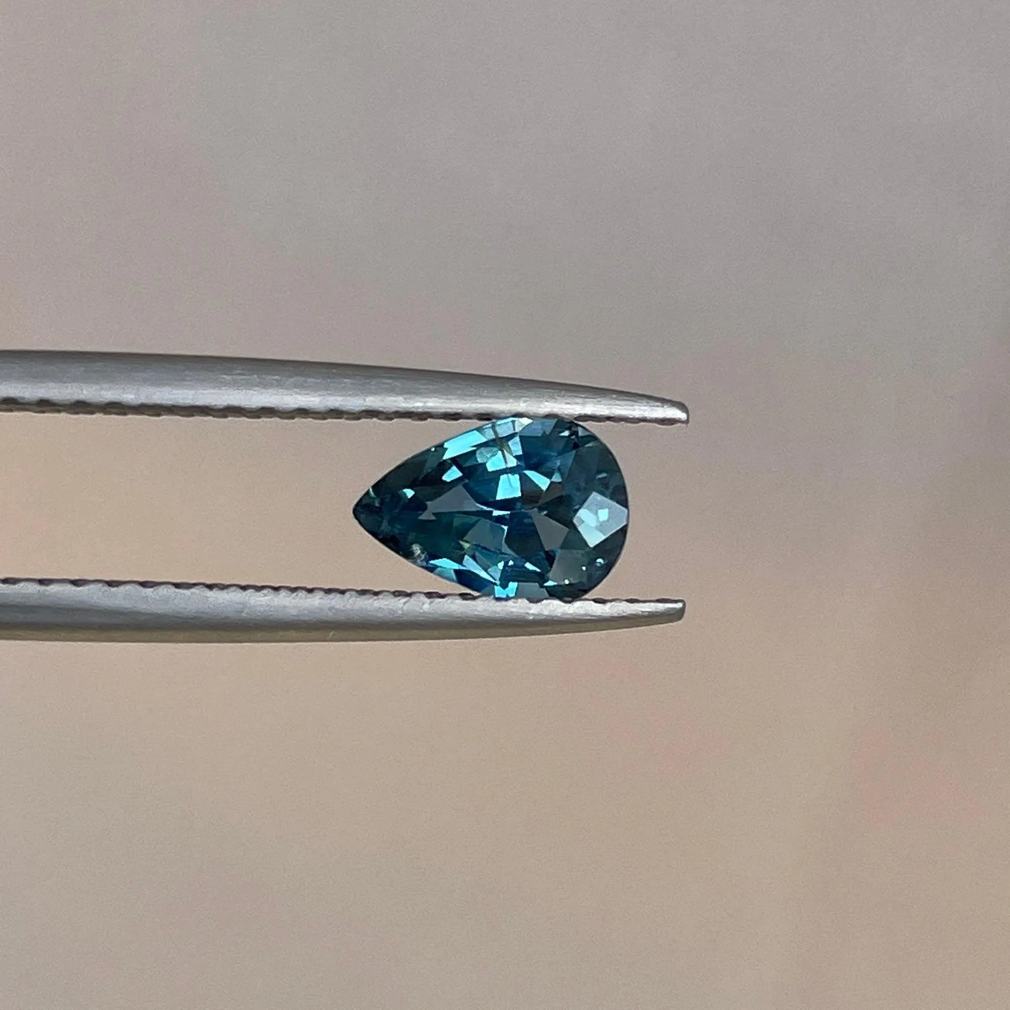 Teal sapphire Pear cut, 0.87 crt