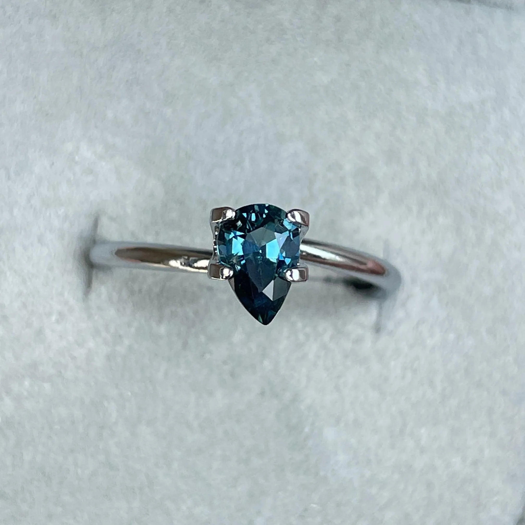 Teal sapphire Pear cut, 0.87 crt