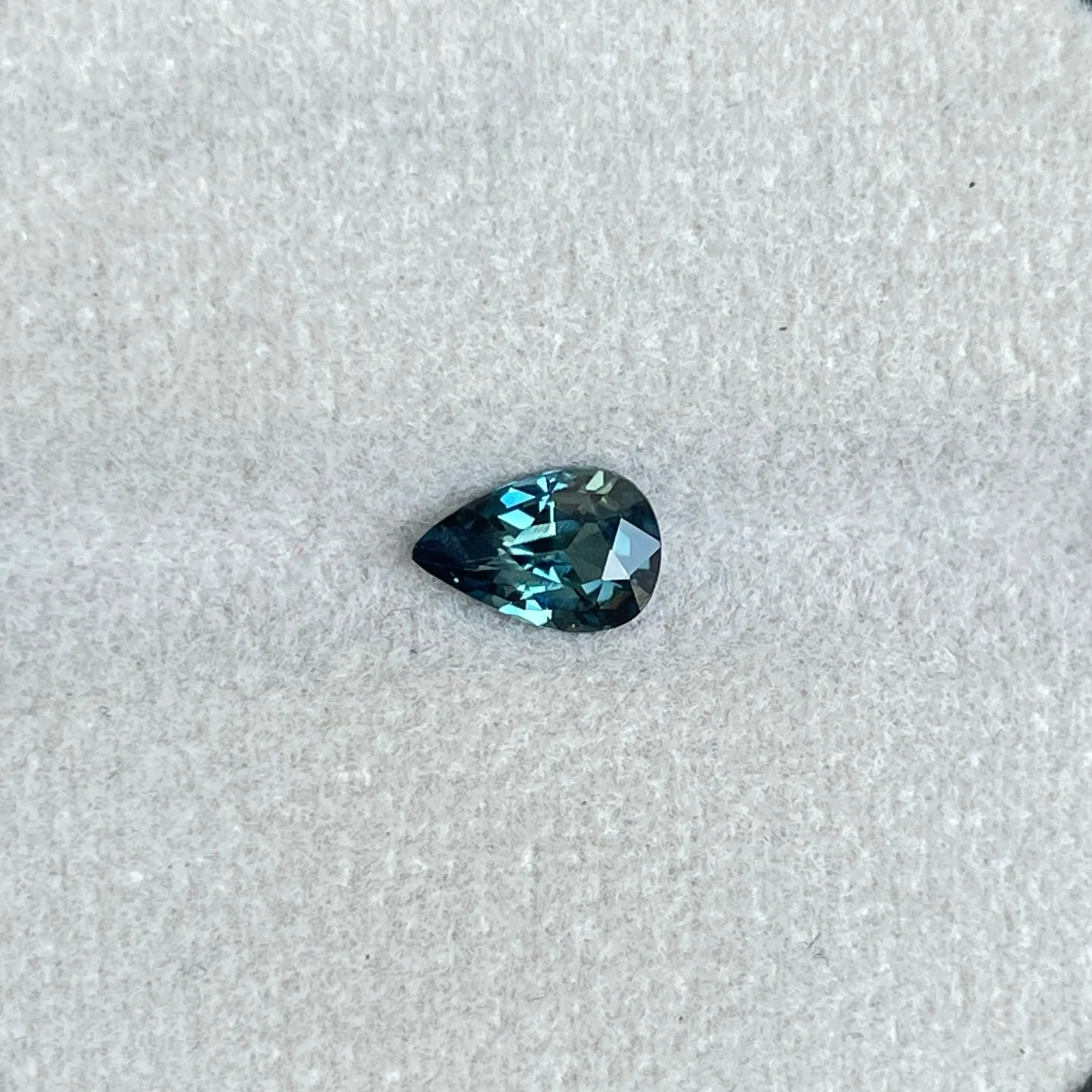Teal sapphire Pear cut, 0.93 crt