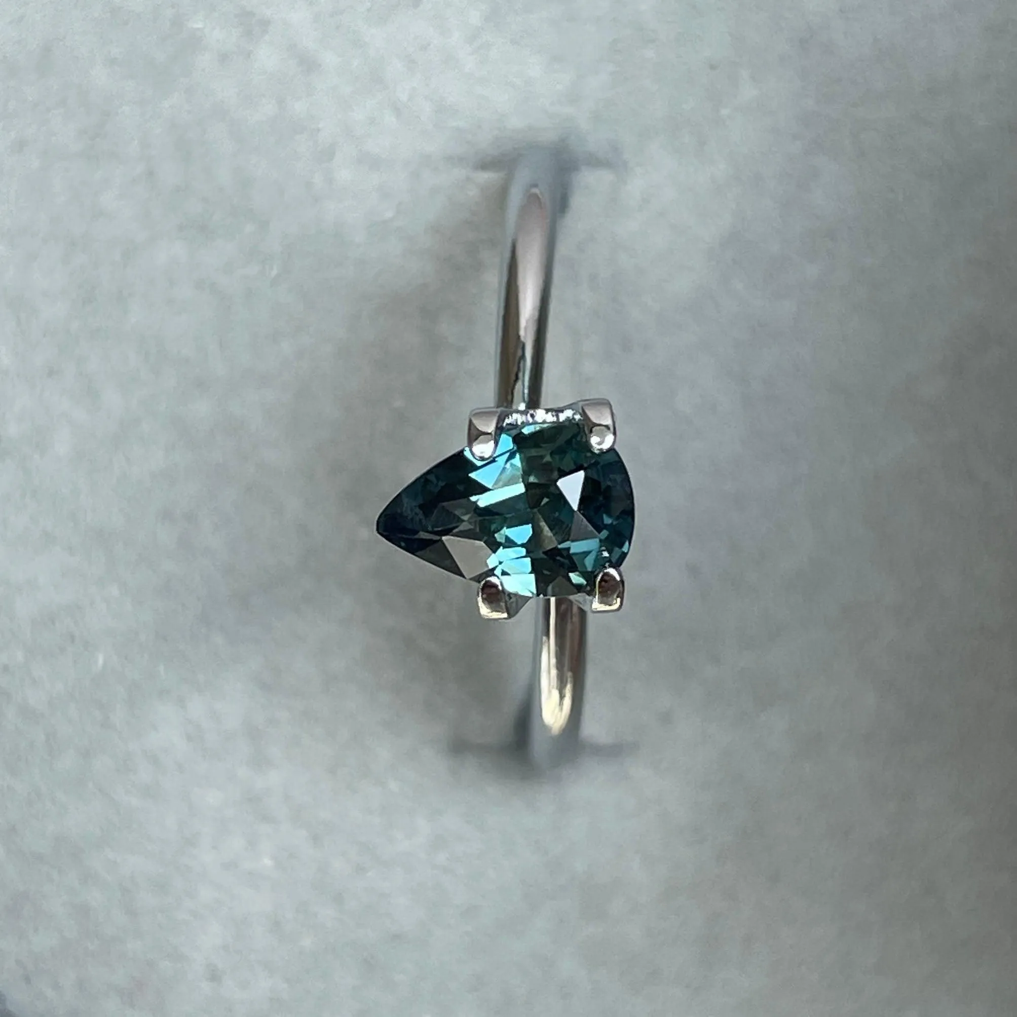 Teal sapphire Pear cut, 0.93 crt