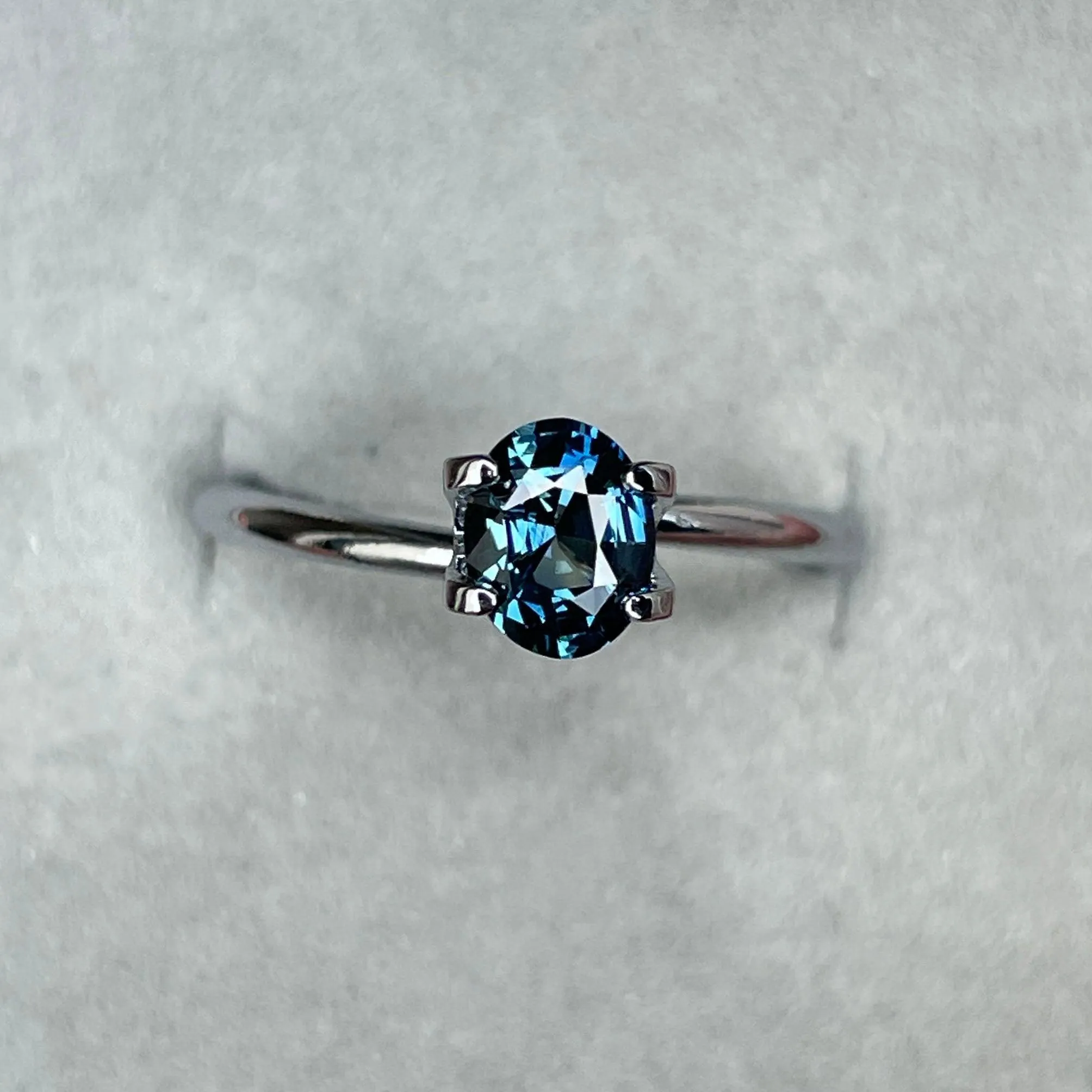 Teal sapphire stone, 1.05 crt swiss alps Natural teal sapphire. Beautiful loose Gemstone for Ring Making