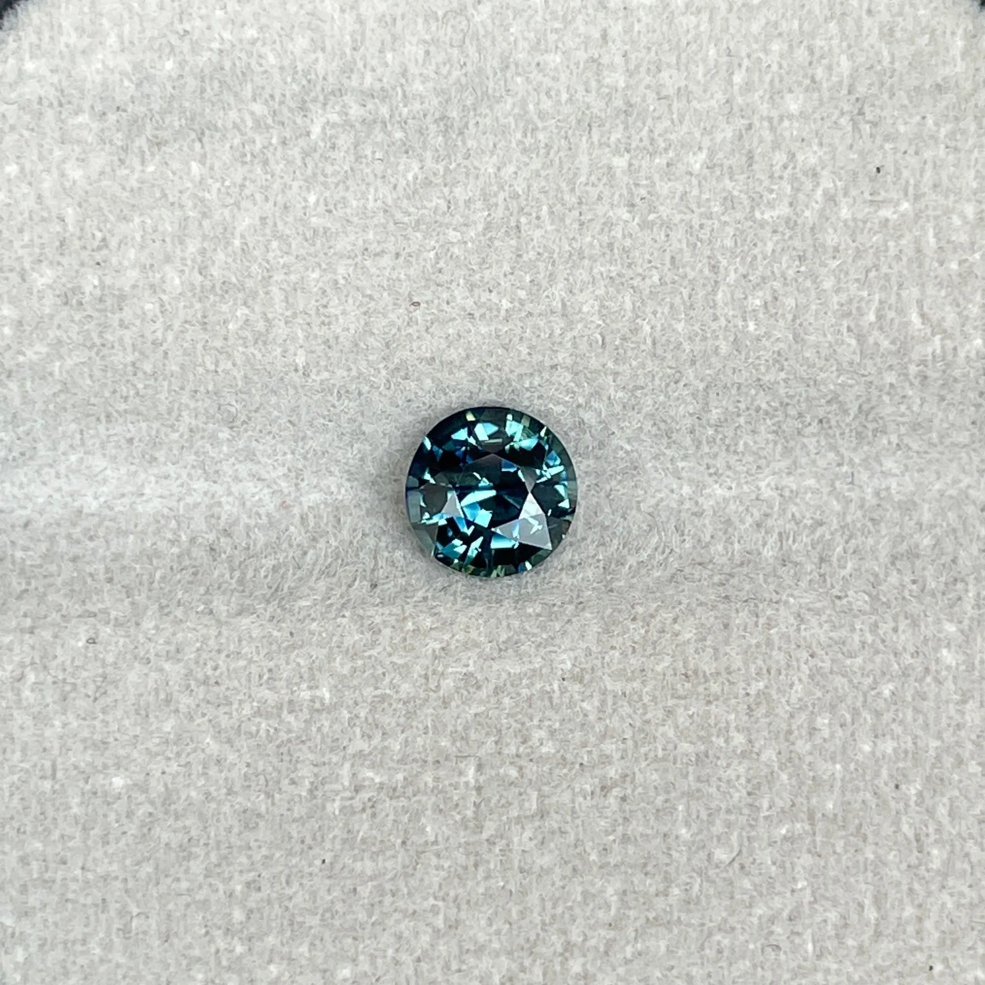 Teal sapphire stone, Northern lights teal sapphire 1.07 crt. Precision Faceted Loose Gemstone.