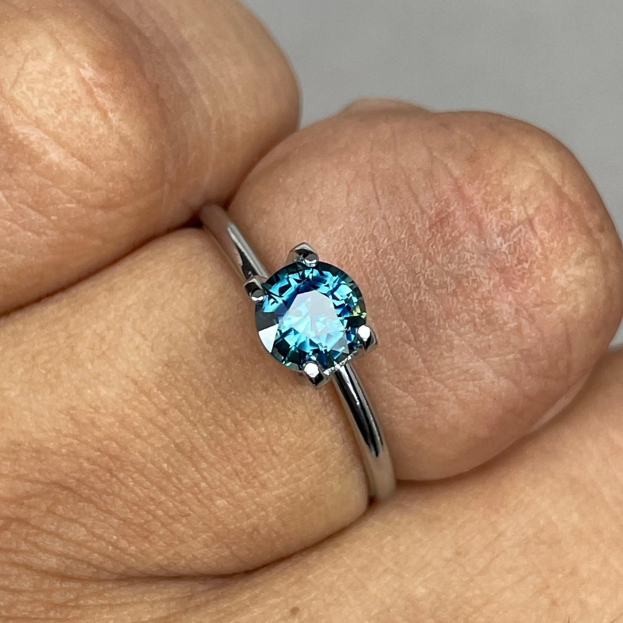 Teal sapphire stone, Northern lights teal sapphire 1.07 crt. Precision Faceted Loose Gemstone.