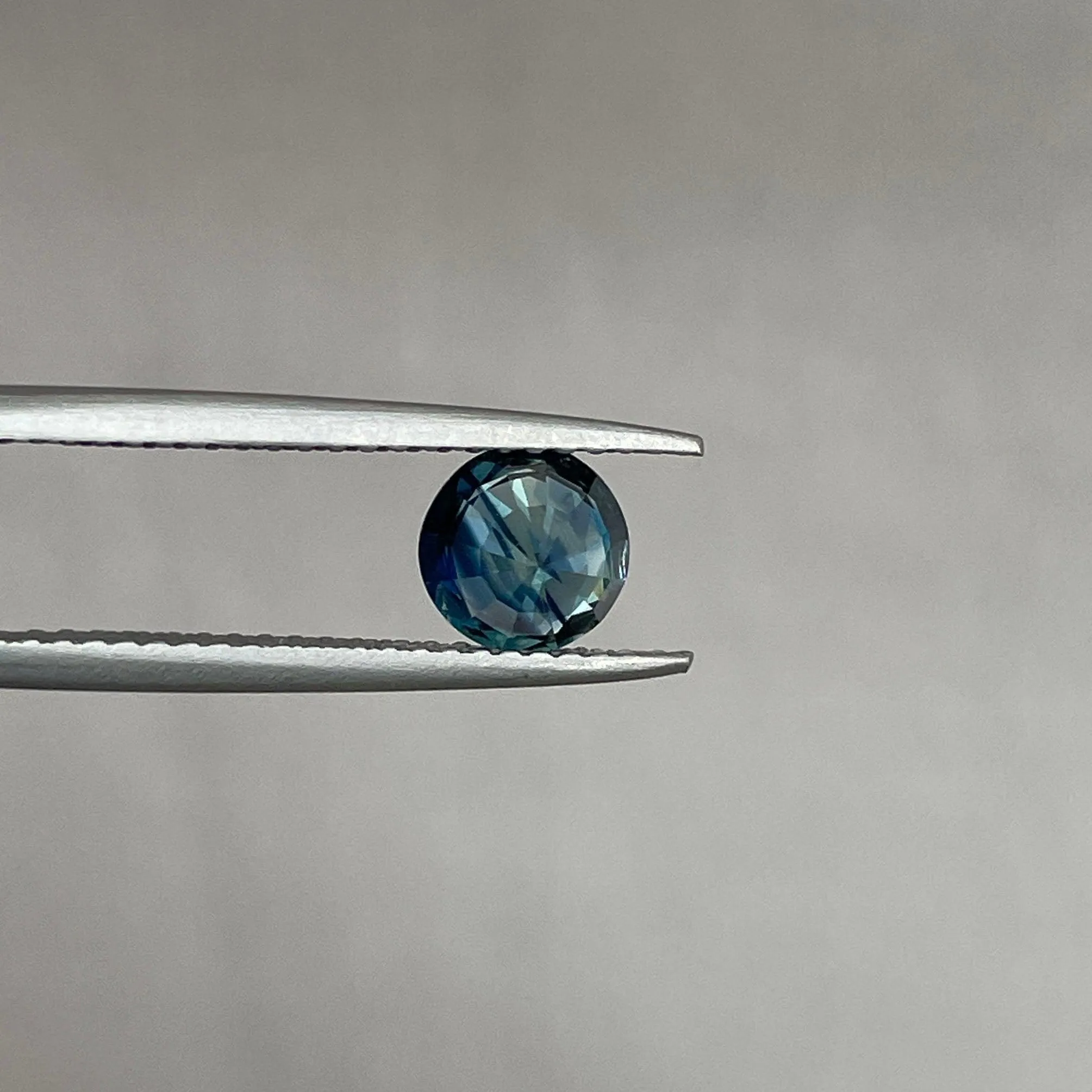 Teal sapphire stone, Northern lights teal sapphire 1.07 crt. Precision Faceted Loose Gemstone.