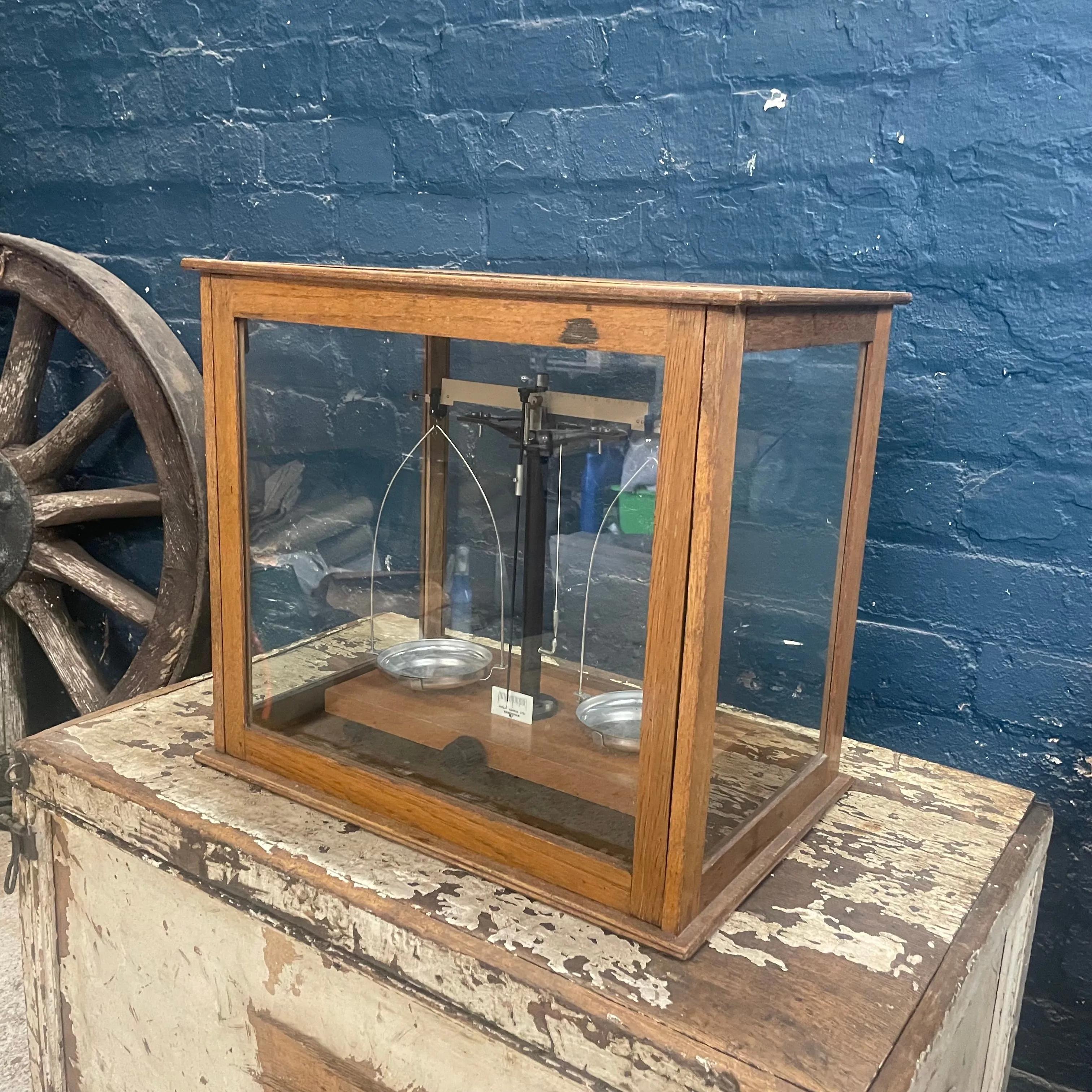 Vintage Philip Harris LTD Birmingham Glass Case Scales